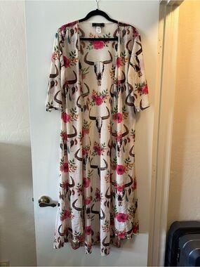 L&B Cream Long Kimono with Pink Floral & Bull Skull Print